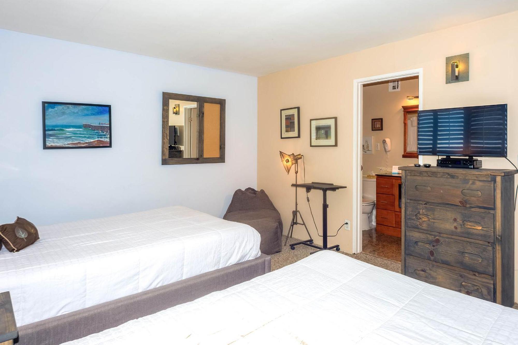 Capri By The Sea By All Seasons Resort Lodging San Diego Room photo
